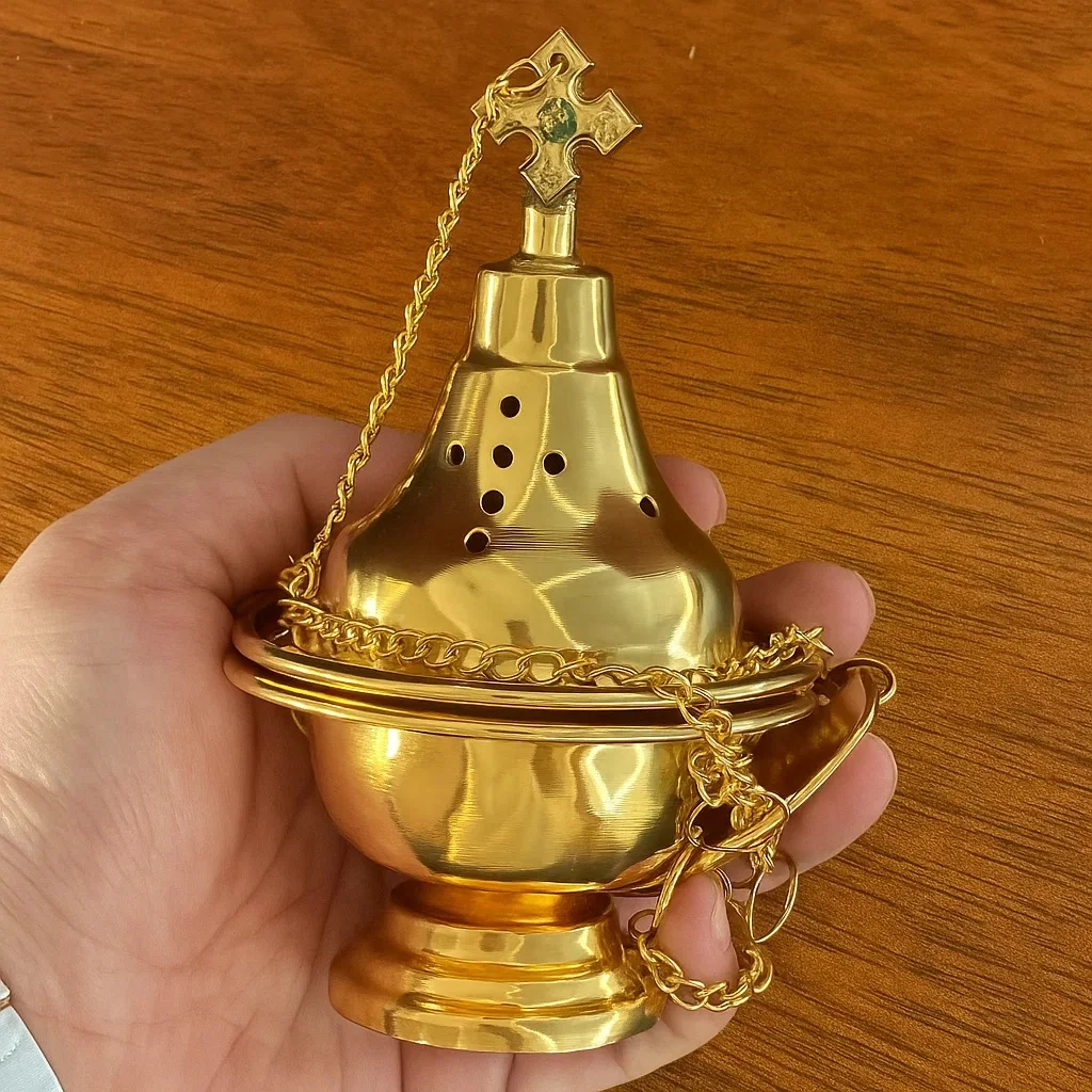 Multifunctional Hanging Aromatherapy Burner with Gold-Plated Finish for Enhanced Durability
