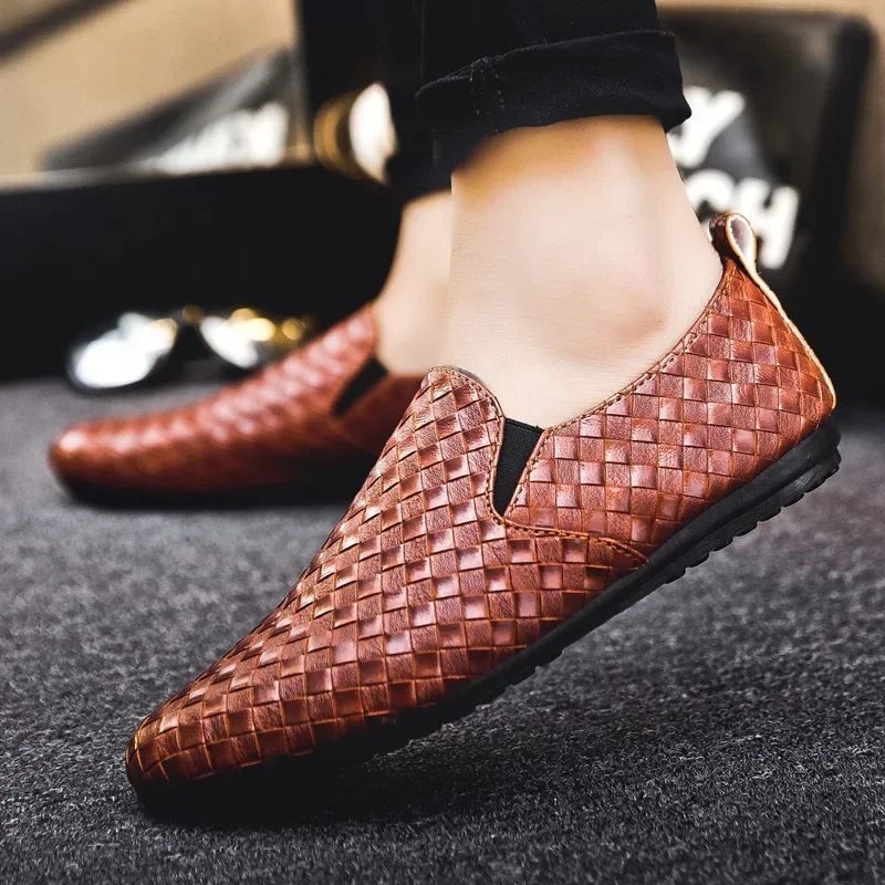 Men Trend Casual Shoes Fashion Light Men Leather Footwear Breathable Slip on Checkered Flat Bottom Driving Shoes Spring Summer