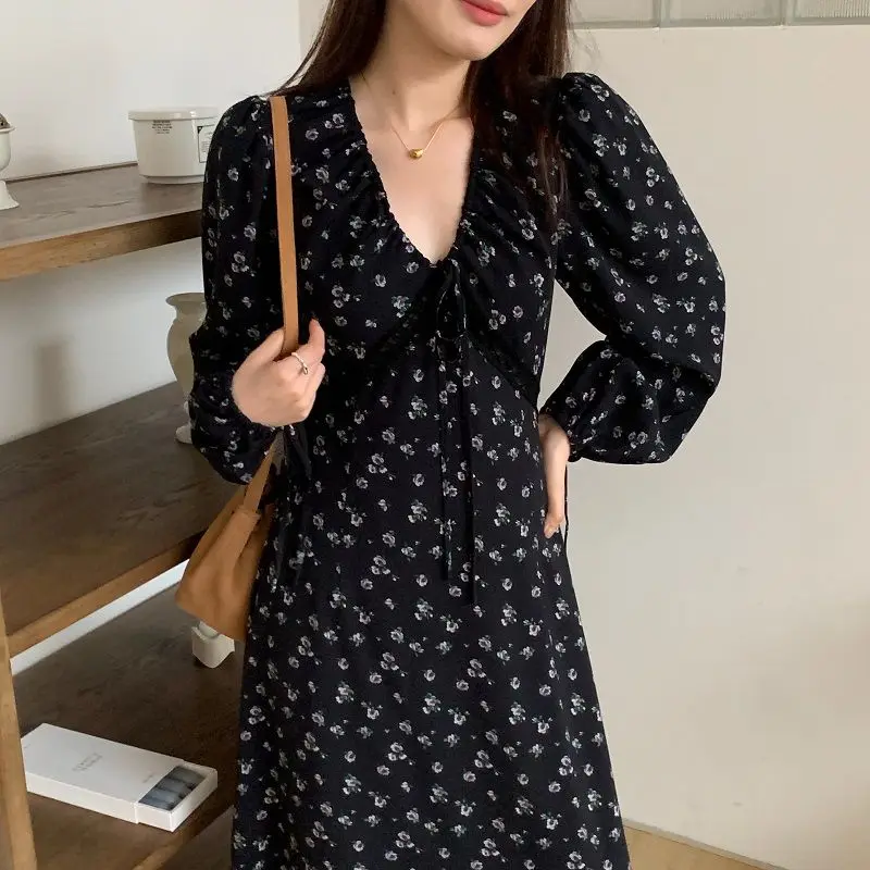 Fashion V-Neck Lace Up Lace Printed Puff Sleeve Floral Dress Women\'s Clothing Autumn New Loose Office Lady Vintage Dresses