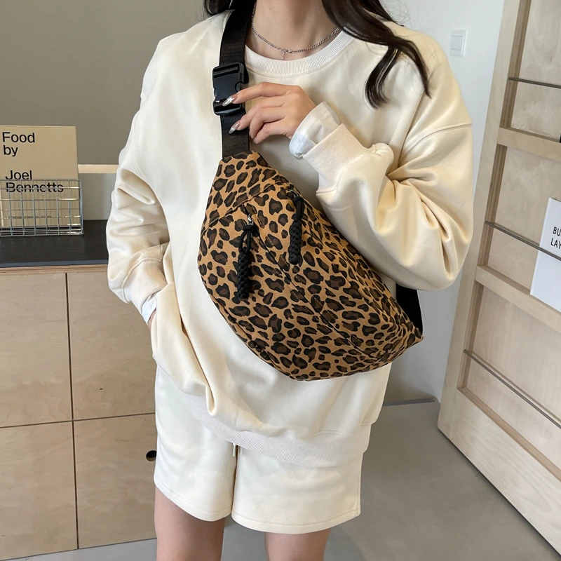 Designer Leopard Print Waist Bag Street Trend Fanny Pack Woman Chest Pack Canvas Belt Bag Fashion Female Shoulder Crossbody Bags