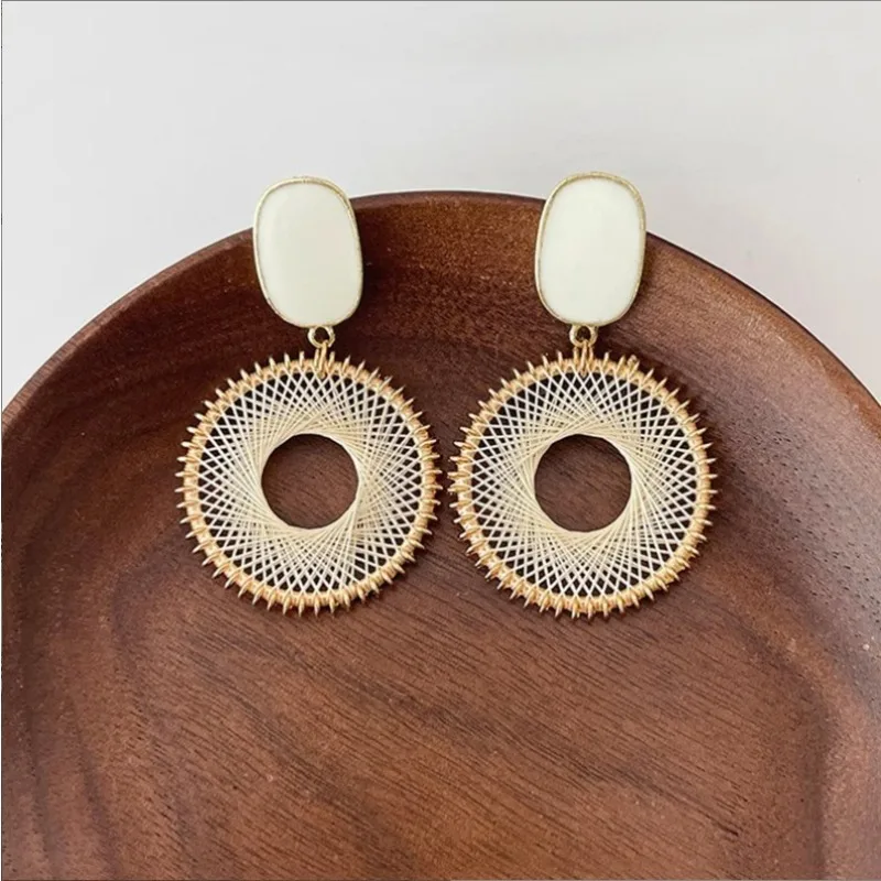 

Grid patterned circle earrings, light luxury, high-end, fashionable and versatile, niche design, Bohemian jewelry