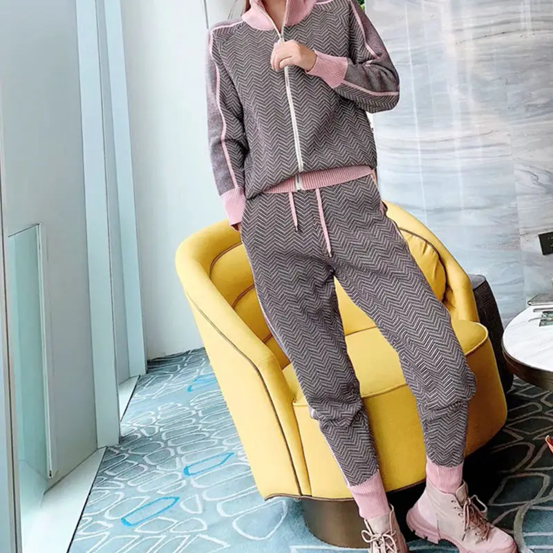 

Casual Two-Piece Sweater Cardigan Jacket Women Autumn New Womens Knitted Suit Fashion Striped Sports Zip Top and Pants Set T19