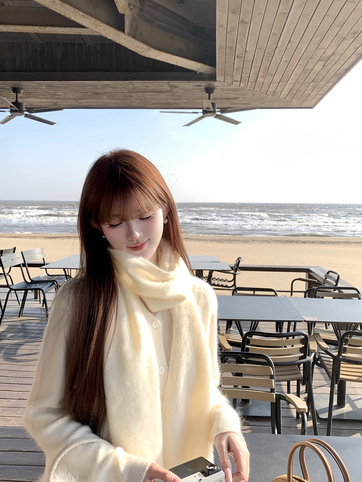 

Теплый зимний шерстяной комплект: свободный свитер, кардиган и шарф. Повседневная женская вязаная одежда с длинными рукавами для зимы 2025 года.