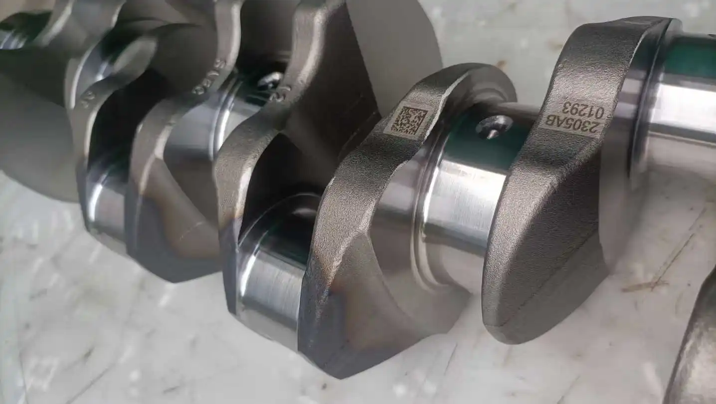 掘削機スペアパーツ エンジン V3800 V3800t クランクシャフト V3800 鍛造鋼クランクシャフト クボタ用