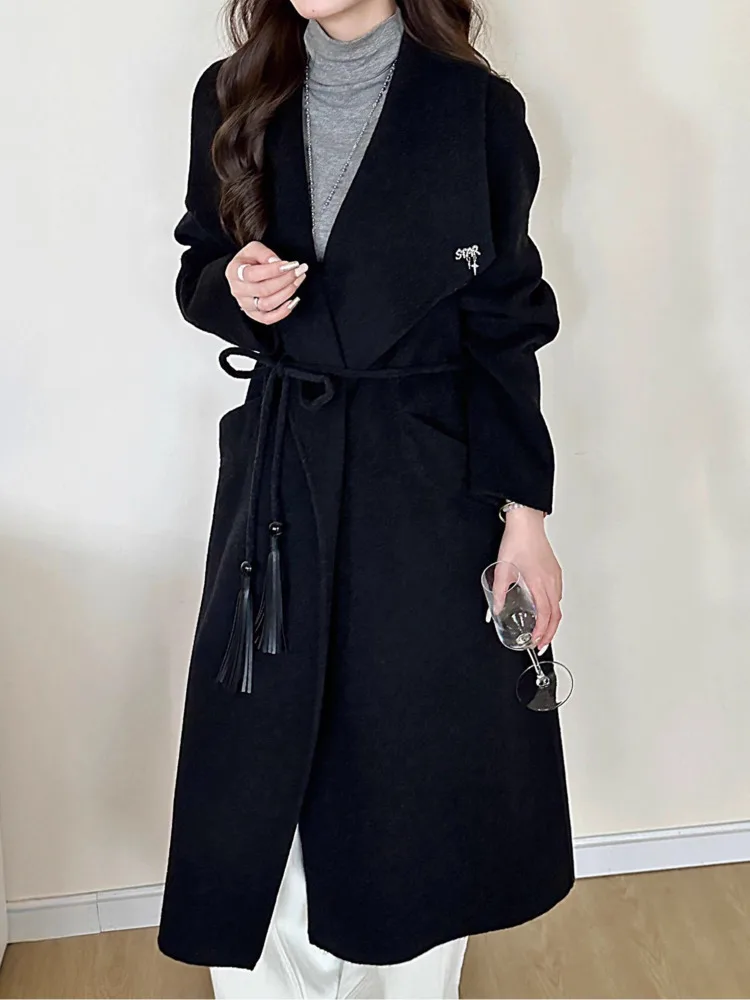 ZMEENNA レディース エレガント チャコール グレー ウール ブレンド ロング コート ワイド ラペル タイ ベルトとタッセル ディテール 冬 アウター ZM3707