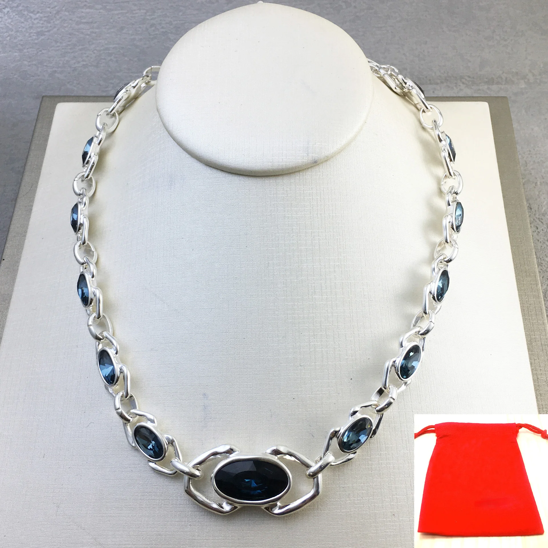 

Новое популярное и универсальное роскошное ожерелье с овальным синим драгоценным камнем в Испании 2025 года.