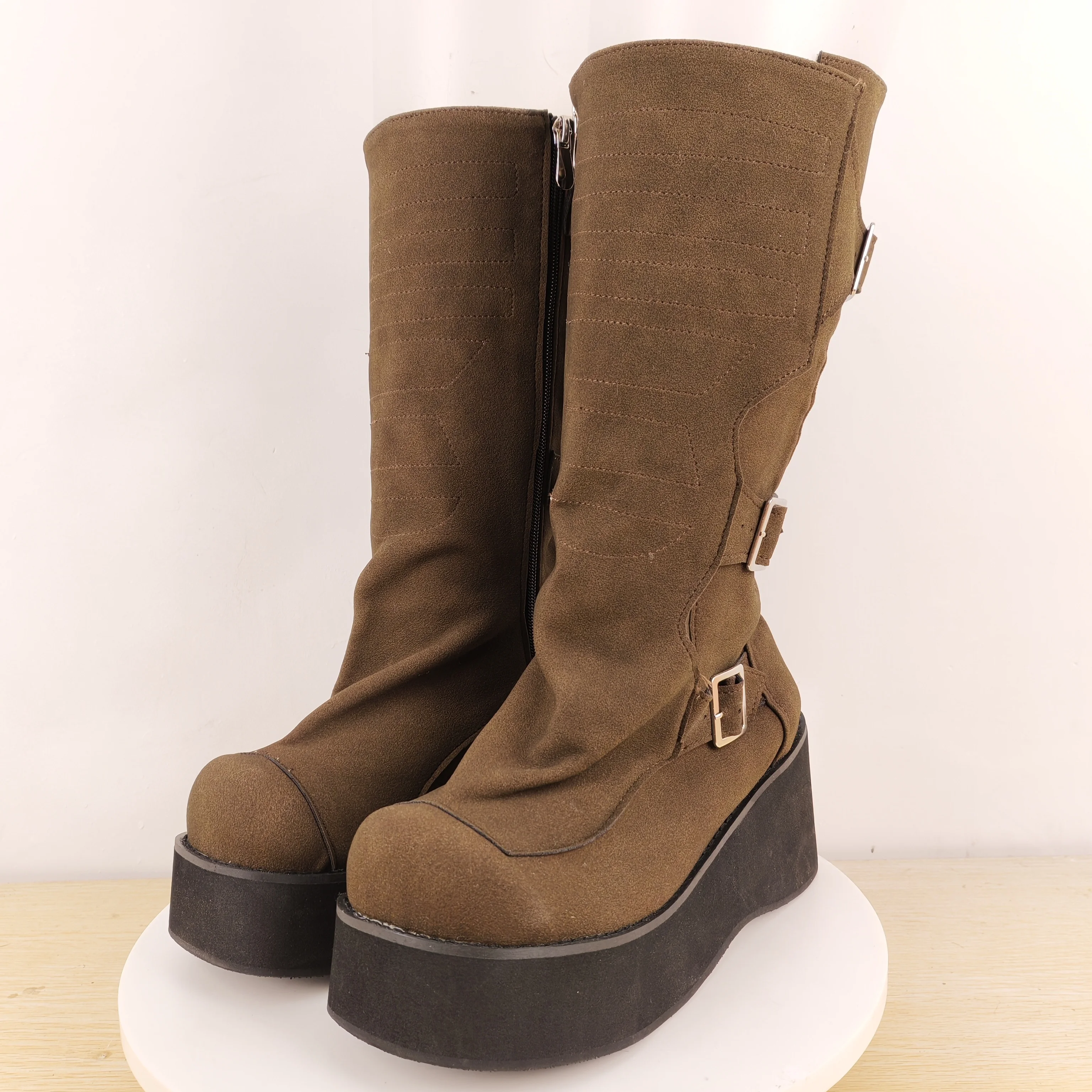 

Женские ботинки на танкетке в стиле панк с массивной подошвой, высокие, до середины икры, с пряжкой, мотоциклетные, большие размеры, уличные, для повседневной носки