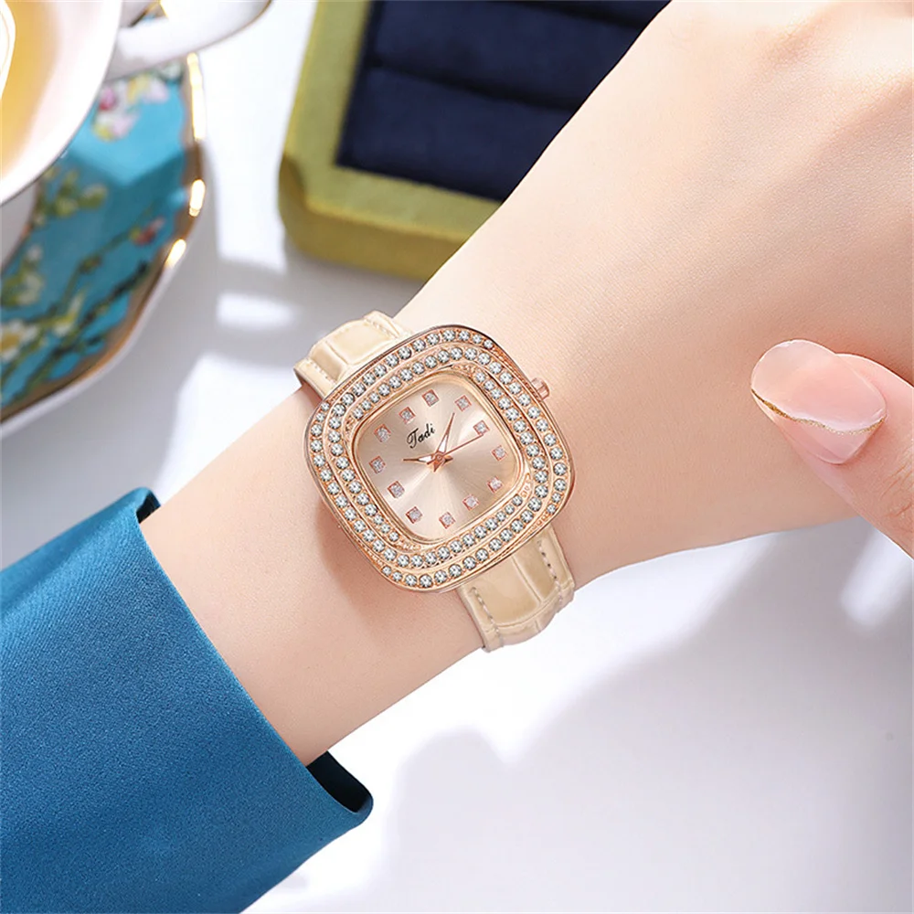 Fashion 2024 Luxury Women\'s Full Star Simple Diamonds Quartz Watch Casual Girl Pink Gift Clock Wristwatch