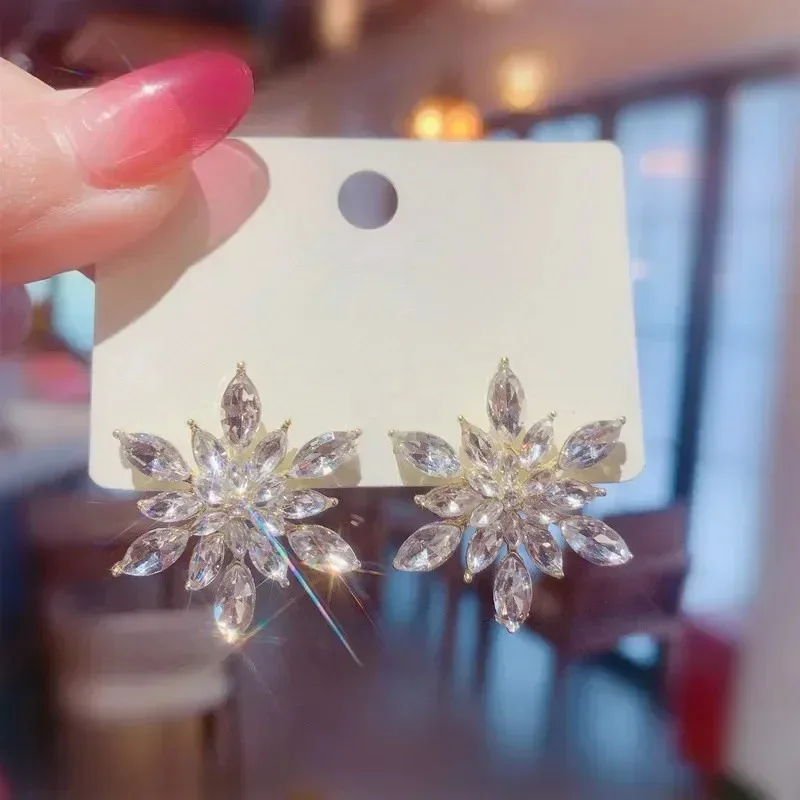 Pendientes de lujo exagerados con forma de flor de cristal para mujer, joyería elegante a la moda para fiesta y boda, regalos para amigos
