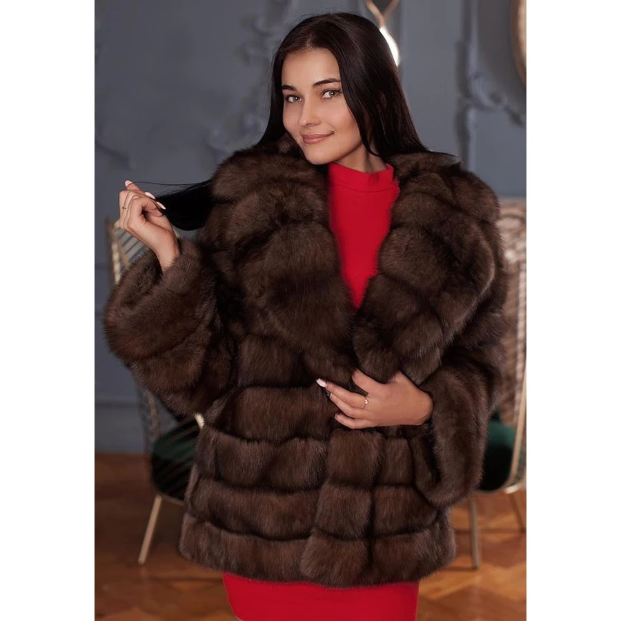 

Женская зимняя шуба из лисьего меха с поясом