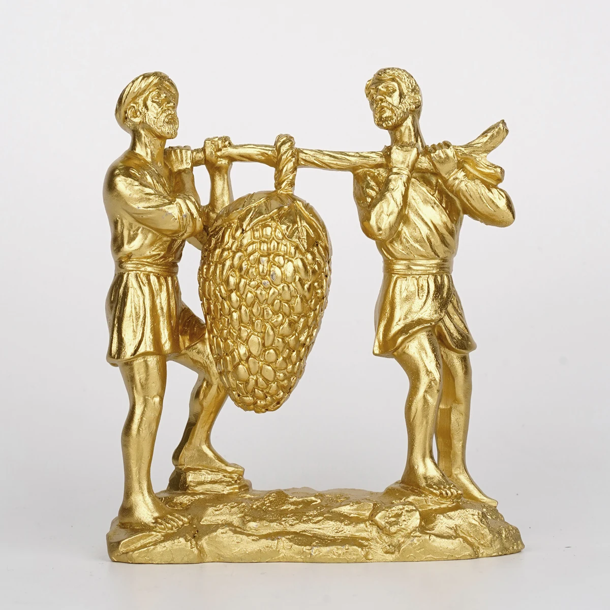 

Joshua and Caleb Carrying the Grapes Character statue decoration home decoration metal decoration handicraft decorations