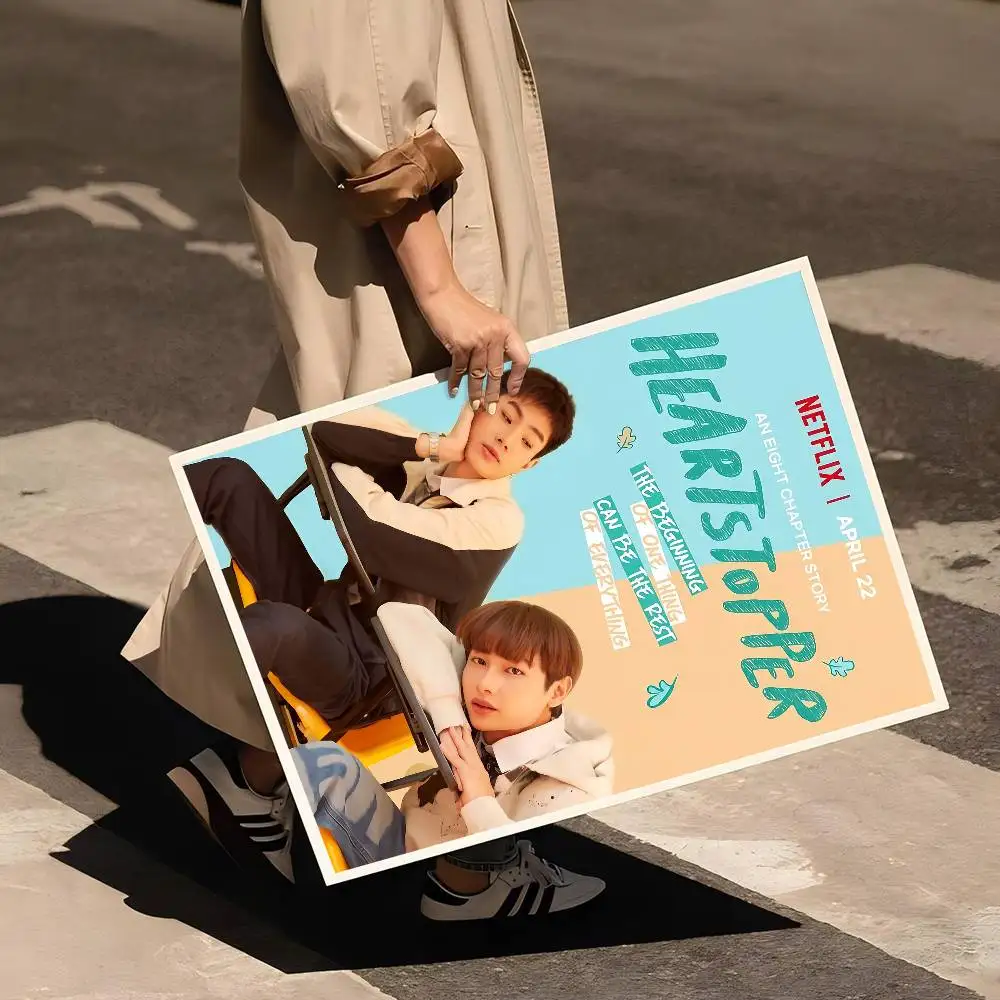 البريطانية H-Heartstopperes الحرم الجامعي التلفزيون الكلاسيكية أنيمي المشارك يتوهم الجدار ملصق غرفة المعيشة زخارف للحانات فن الديكور ملصقات جدار