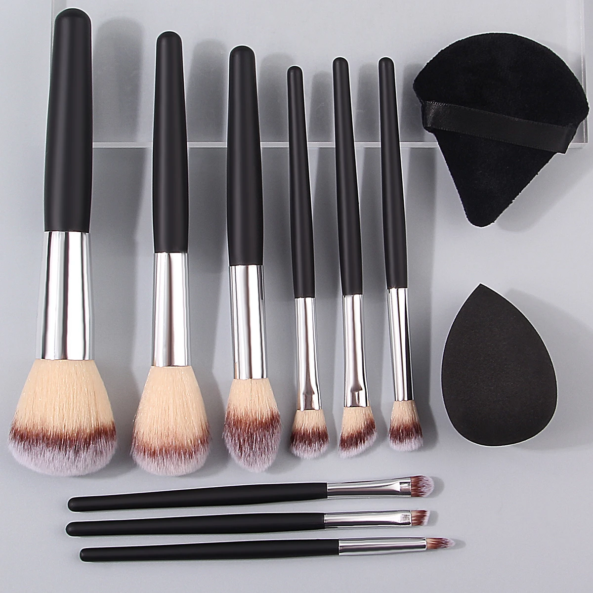 11PCS Makeup Brush Set: Blush Brush, Loose Powder Brush, Concealer Brush & Non-sticking Powder Sponge Egg/Powder puff