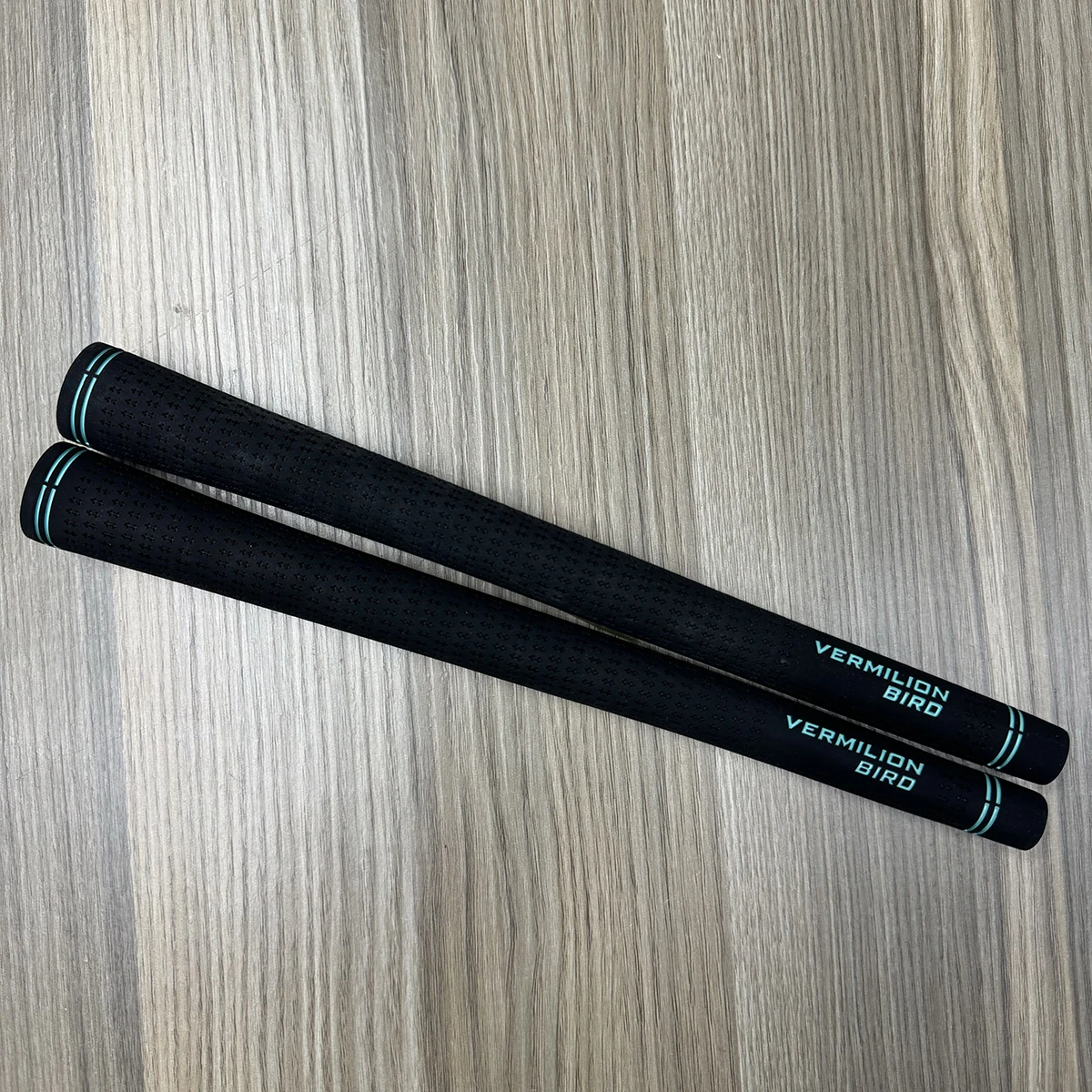 VERMILION BIRD Golf Grip /Advanced Surface Texture Design / Midsize Irons/ Woods Universal Golf Club Grip Black