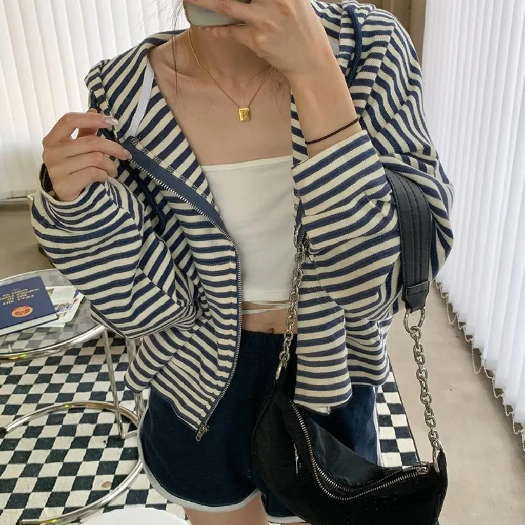 

Women's Korean Style Casual Sportswear Striped Hoodie Zipper Cardigan Loose Slimming Top Early Spring Fashion