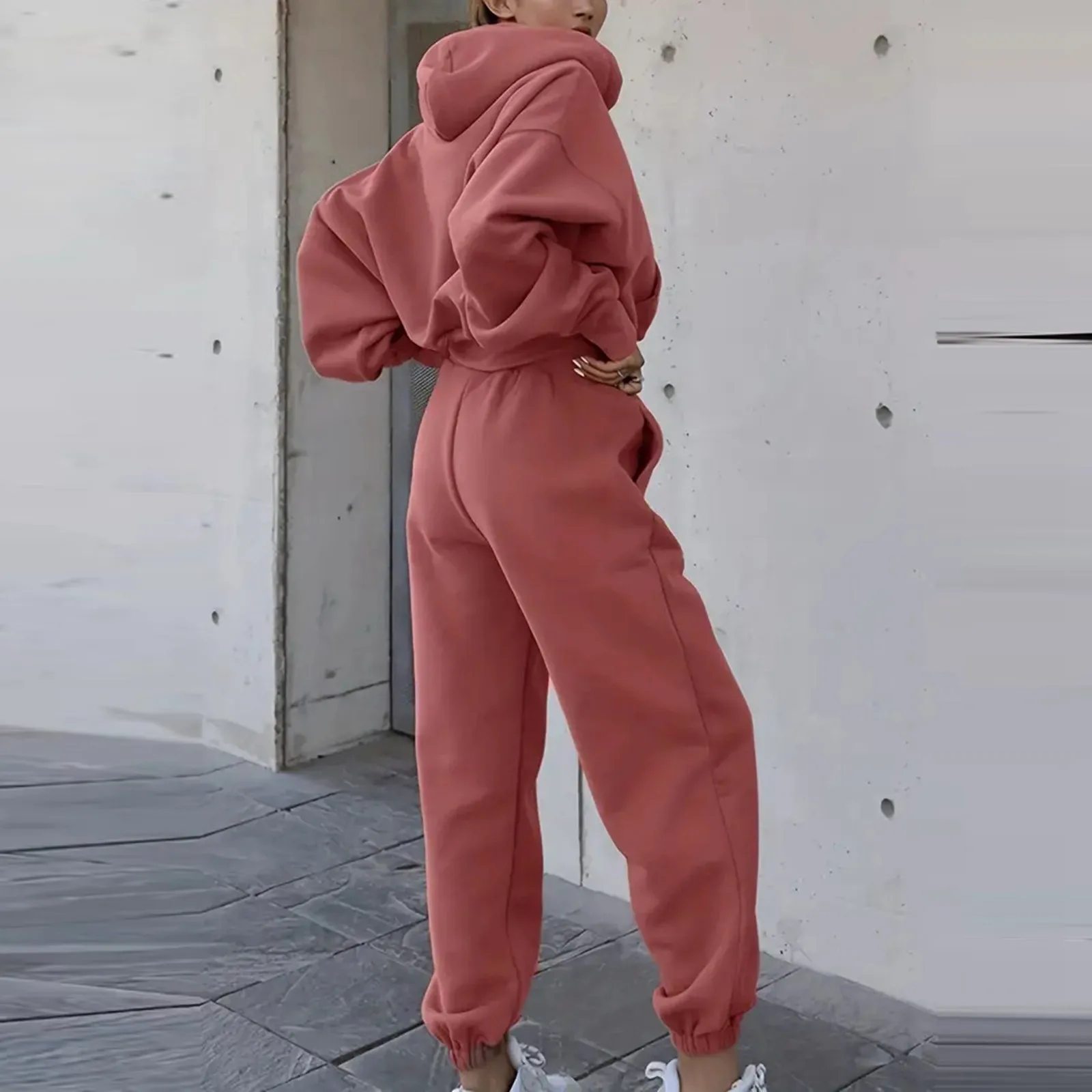 

Autumn/Winter 2024 Women's Two Piece Set solid color Long Sleeved Round Neck Drawstring Hooded And Loose Trousers Tracksuit