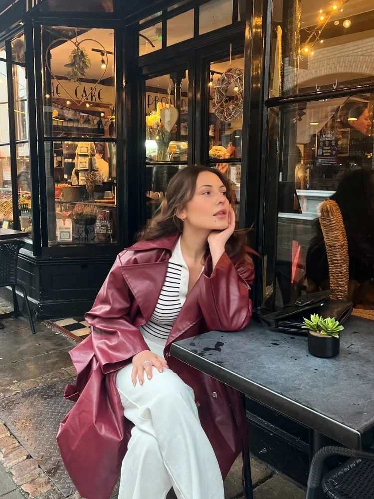 Elegante PU Lungo Solido Giubbotti Donna Rosso Colletto rovesciato Manica intera Lace Up Cappotti larghi Donna 2025 Autunno Cinture Cappotto da donna