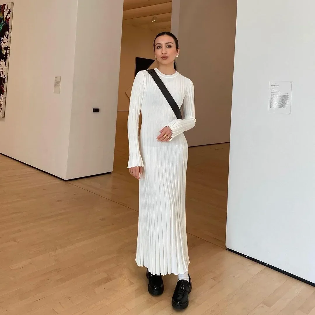 

Women Knitted Long Dress Casual Solid Color O-neck Ribbed Long Sleeve Pleated Dresses Elegant Lace Up Bodycon Maxi Dress Robe