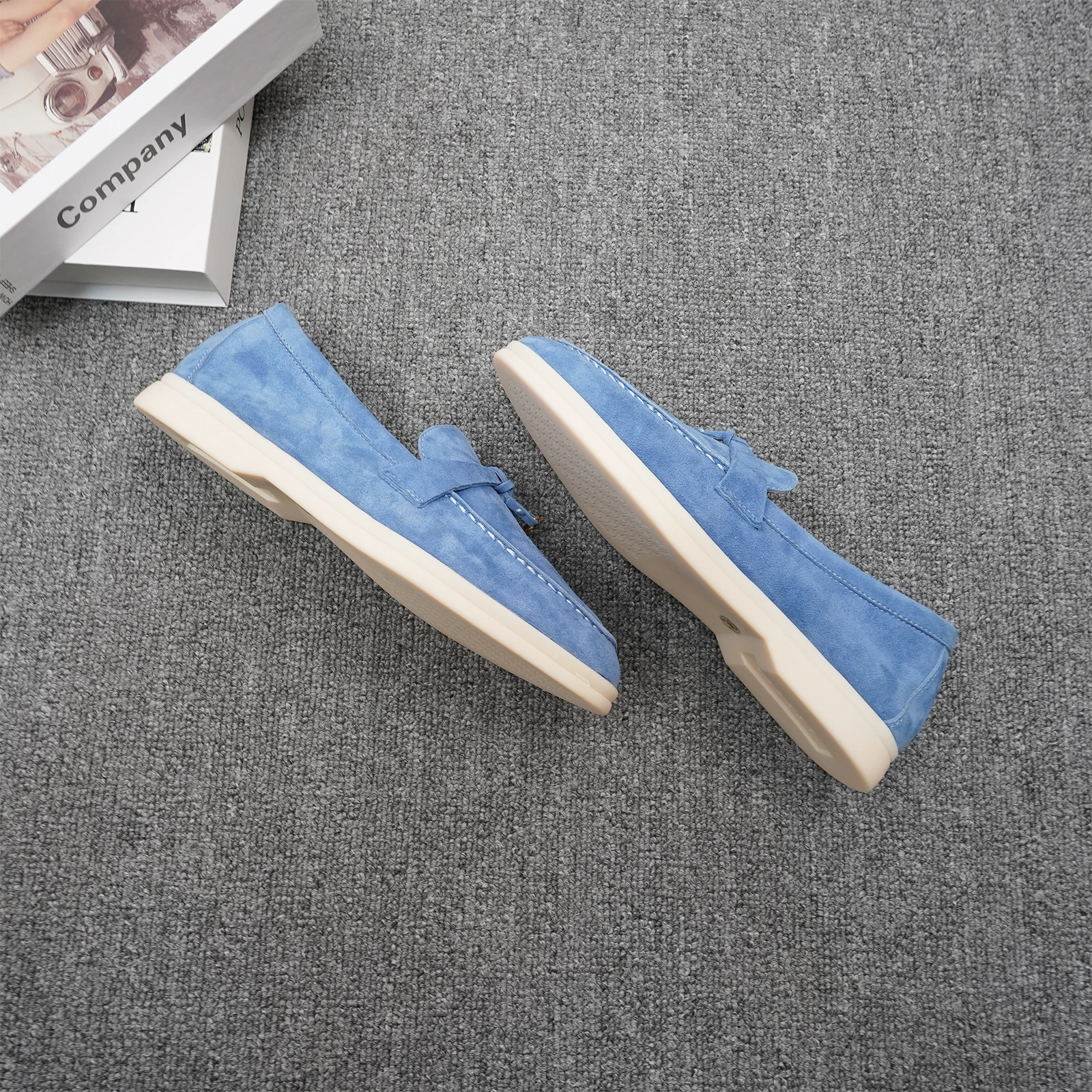 new women\'s round headed luxury casual shoes with cashmere surface anti slip driving shoes solid color metal decoration loafers