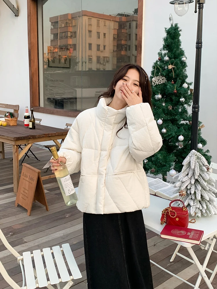 

Утепленная женская куртка с воротником-стойкой, короткая, белая, с наполнителем из 90% пуха, в корейском стиле, для повседневной носки
