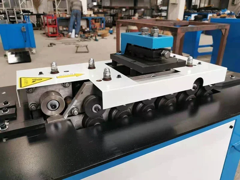 Machine de formage de serrures SA-12HB Pittsburgh Lockformer (dépôt)