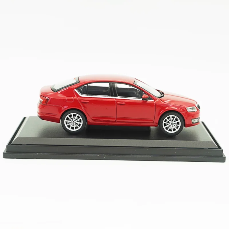 Diecast 1:43 Scale Octavia Sedan Alloy Car Model Finished Product Ornament Simulation Toy Collection Gift Static Display
