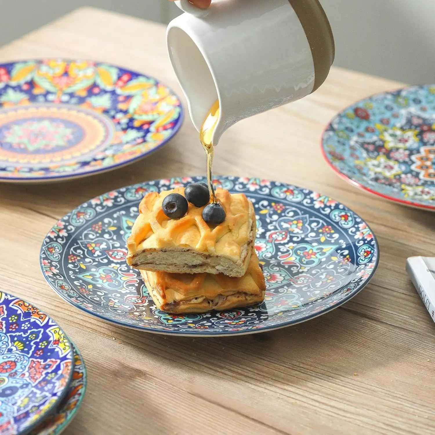 طقم أطباق سلطة مكون من 6 قطع، أطباق عشاء سيراميك 8.5 بوصة، طقم أطباق حلوى بوهيمية ملونة للمطبخ والمطعم والهاوسورمين