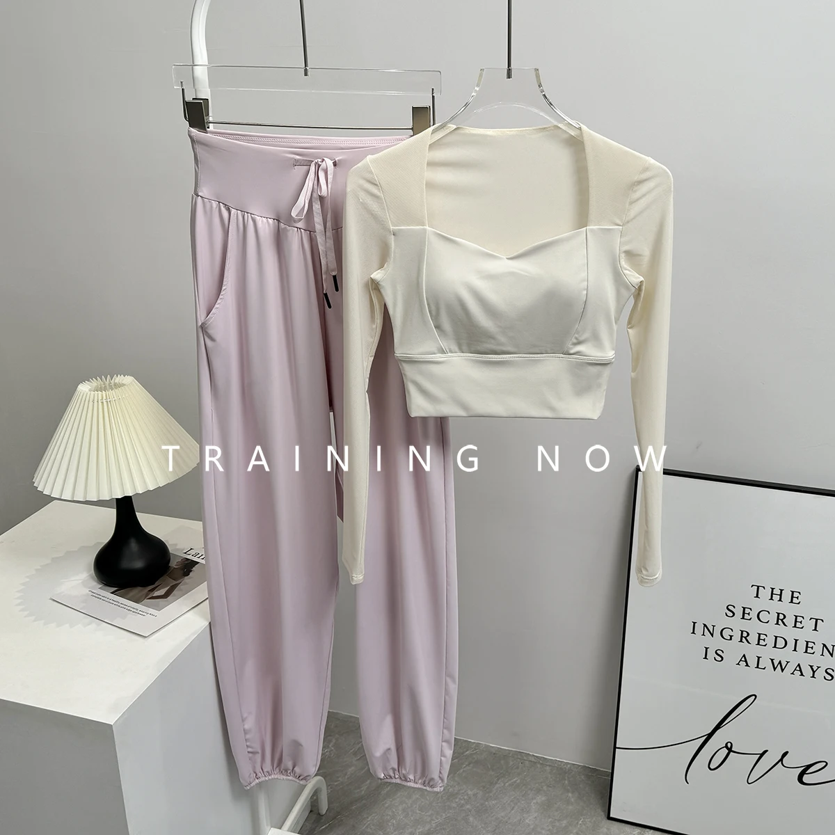 

Высококачественный фитнес-костюм для женщин на осень, новый быстросохнущий костюм для йоги, тонкий и тонкий спортивный костюм для пилатеса с длинными рукавами