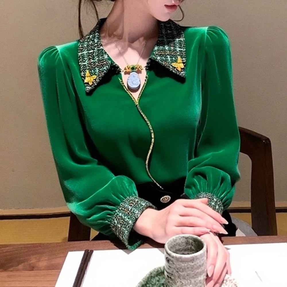 

2026 winter new high-end light luxury age-reducing foreign style unique design niche green lapel velvet top