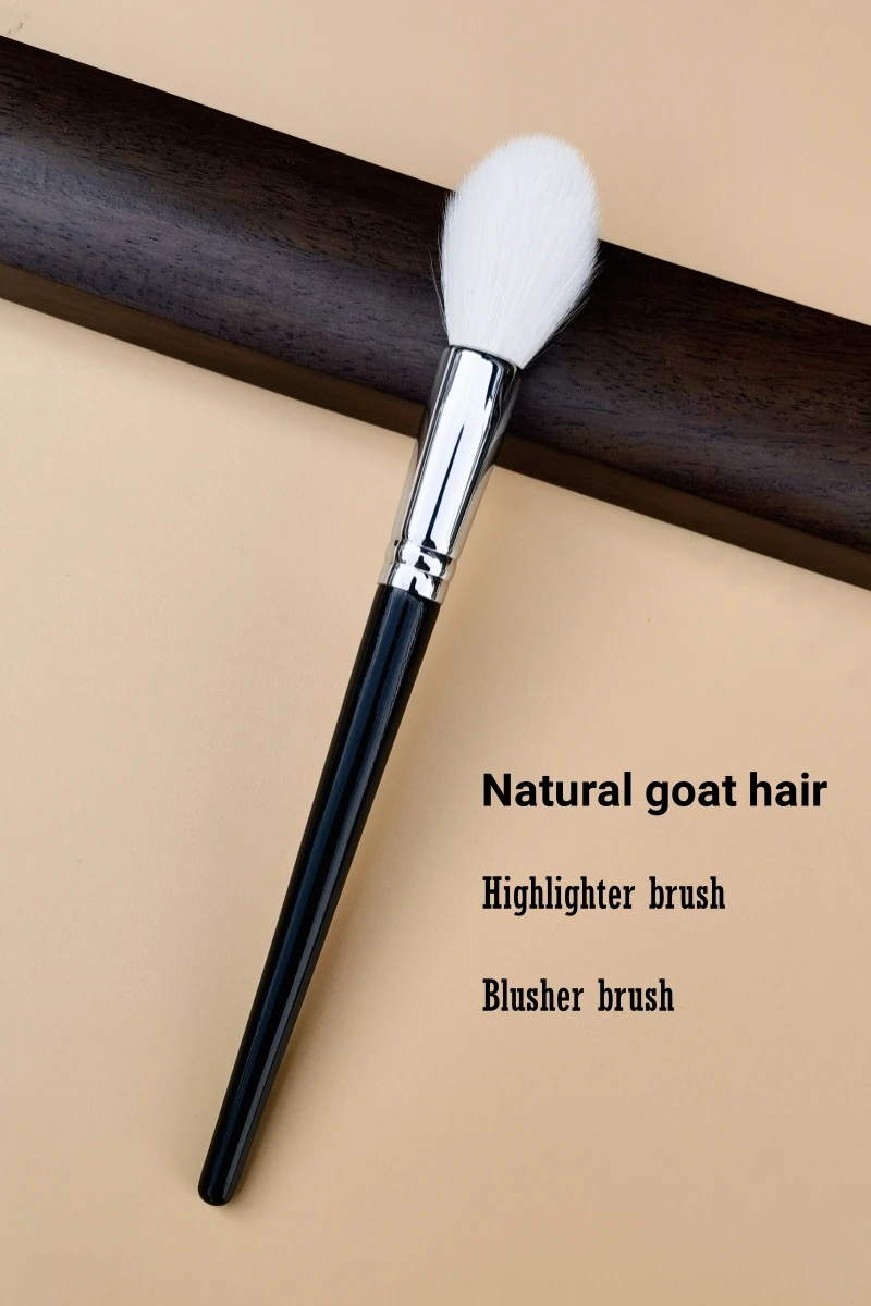 Highlighter Brush Makeup Natural Goat Hair Blending Blusher Make Up Brushes Beauty Tools