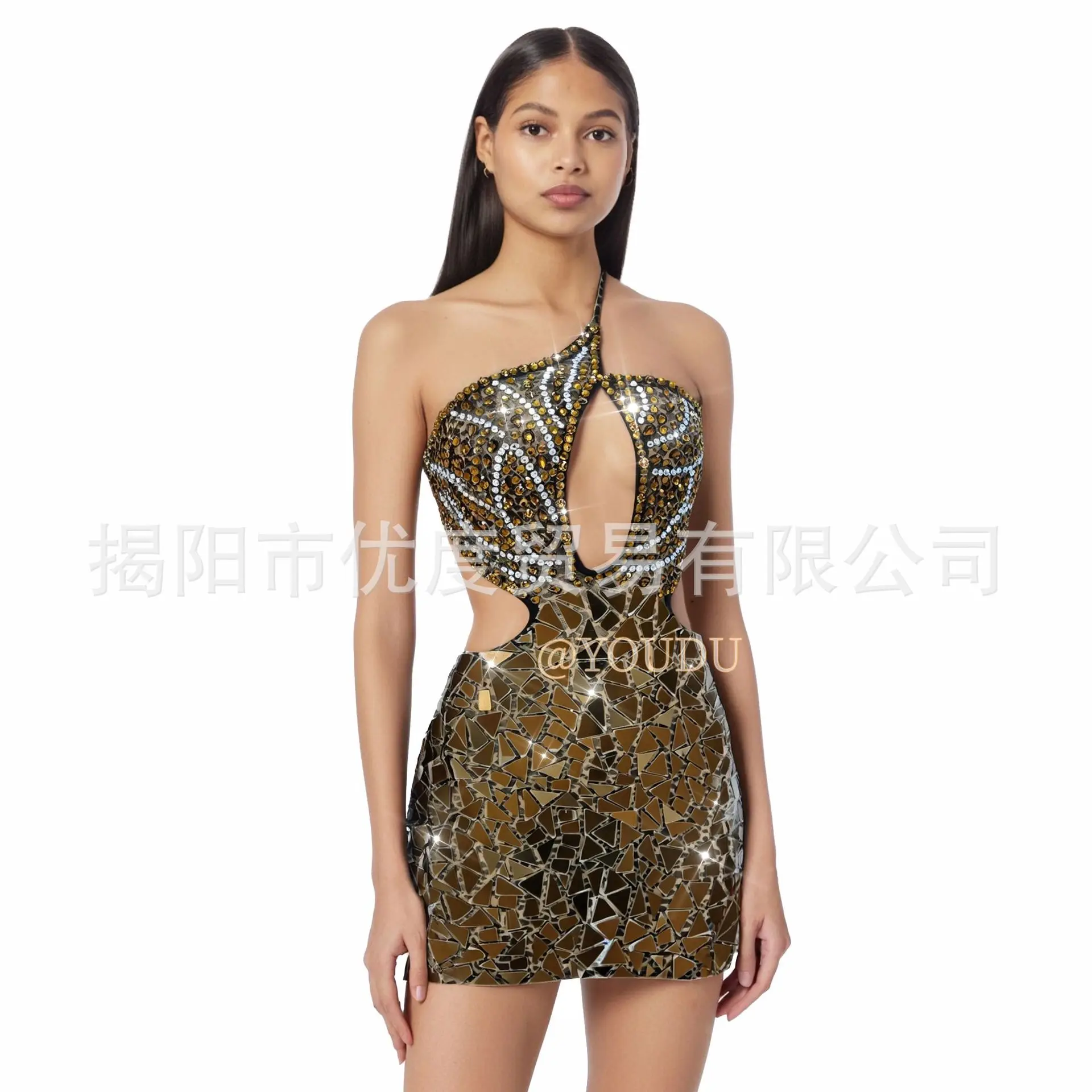 عدسات حجر الراين ذات التصميم المتخصص، تنانير مجوفة بدون ظهر، حفلات الكوكتيل وأعياد الميلاد، وحفلات السجادة الحمراء، وواقي القلب، فيستدو دي غالا