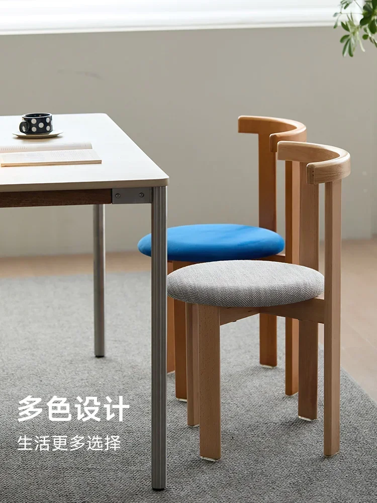 中世スタイルの無垢材ダイニングチェア、ホームダイニングルーム、ソフトバッグチェア、デザイナーカラーログスタイルバックチェア