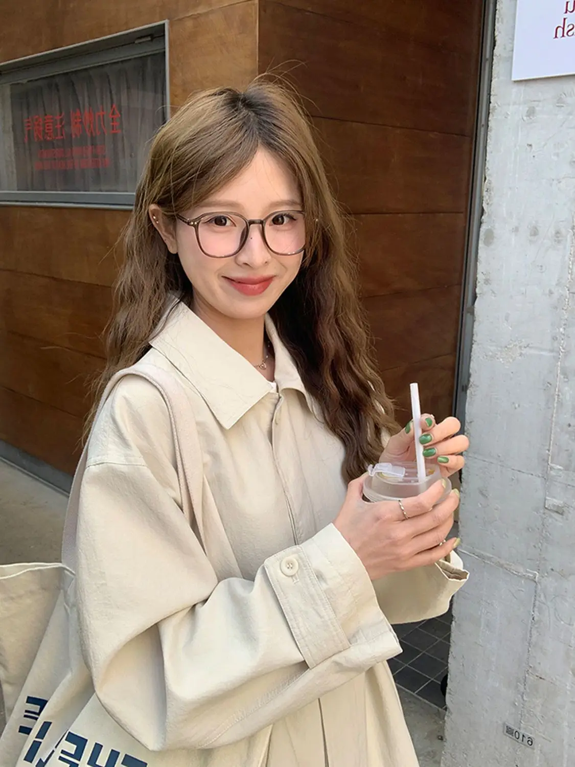 Рисунок 2 - Корейская ветровка средней длины