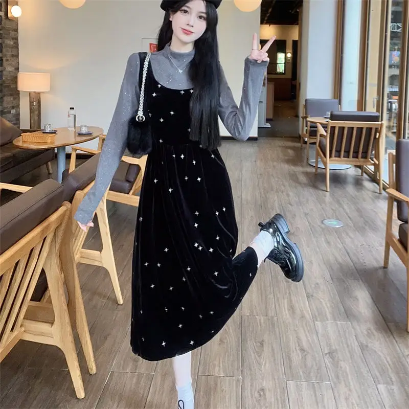 طقم فستان قصير أنيق بتصميم مخملي متعدد الاستخدامات مكون من قطعتين لبدلة قميص قاعدة ندفة الثلج النحيفة والمتألقة