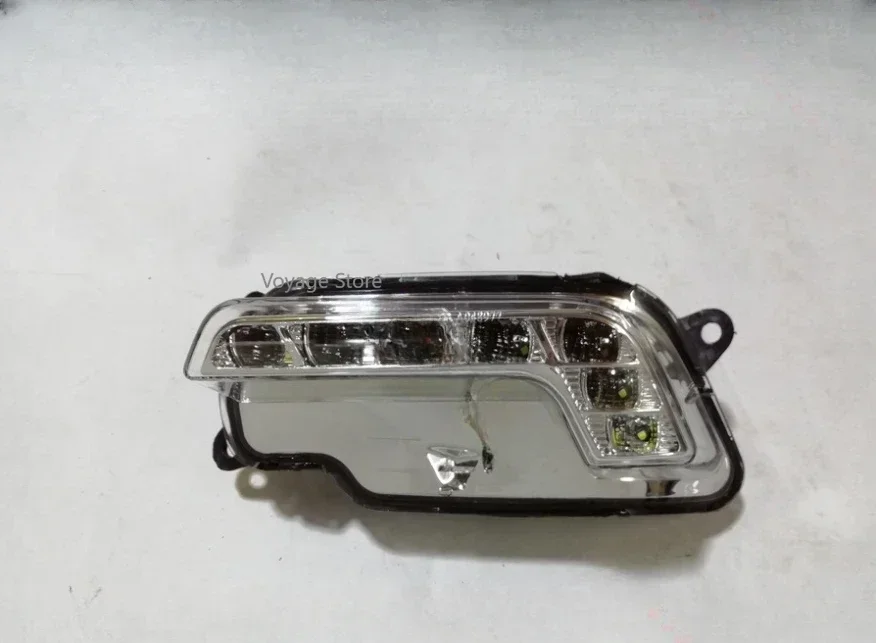 

Suitable for Mercedes Benz W212 W207 fog lights E200 bumper lights E280 LED E300 daytime E350 running lights