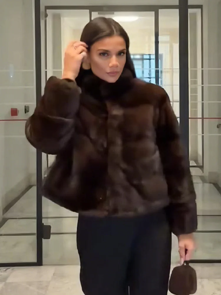 

2025 женская осенне-зимняя лоскутная куртка из искусственного меха с высоким воротником и длинными рукавами, укороченное меховое пальто, новая женская модная повседневная теплая верхняя одежда