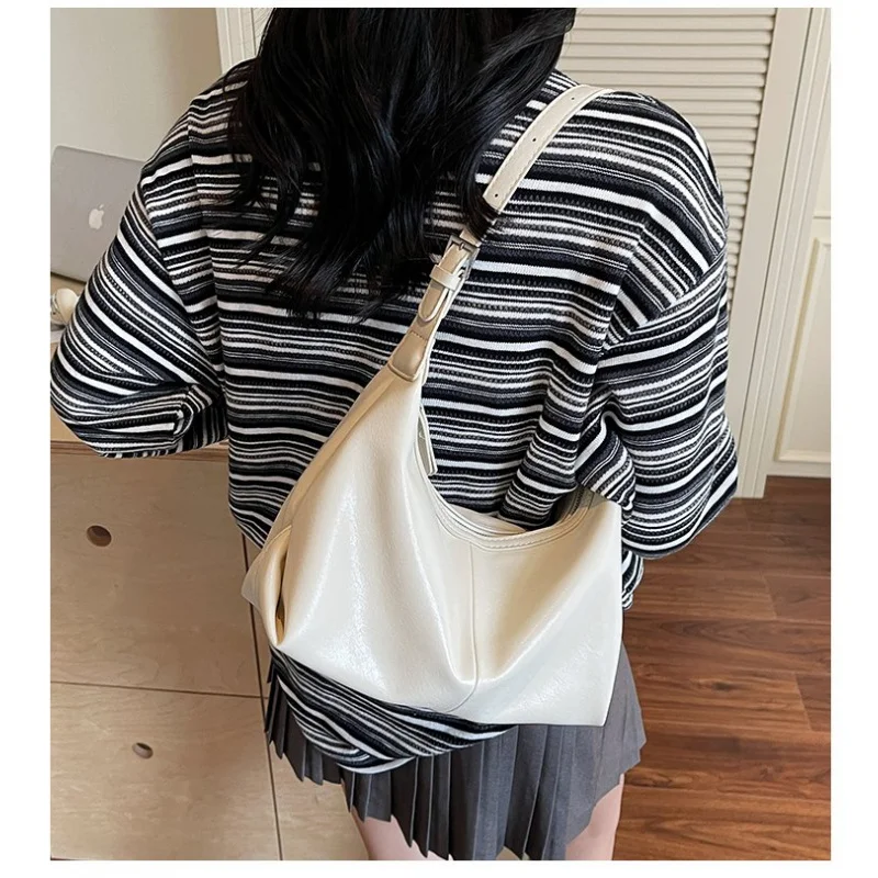 

Women's Hand Bags Crafted From Microfiber Leather Boasting Paris Famous Vintage Neat Spacious Daily Look​