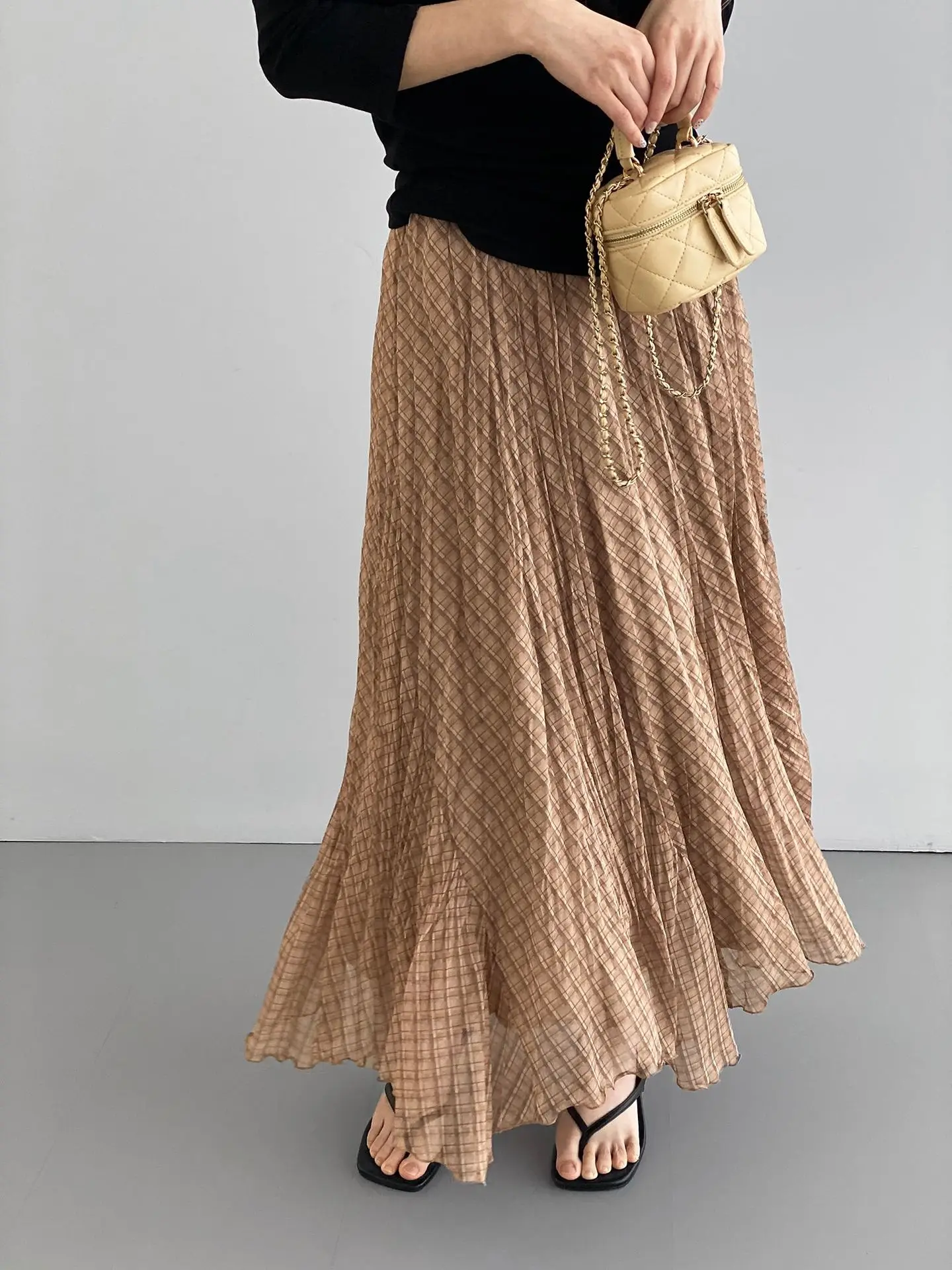 2026 Plaid Skirt Women's Elastic Waist Versatile and Thin A-shaped Skirt
