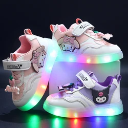 Sanrio dziecięce buty Led dziewczęce podświetlane trampki świecące buty dla dzieci miękkie podeszwy oddychające codzienne maluch Kuromi buty dziecięce