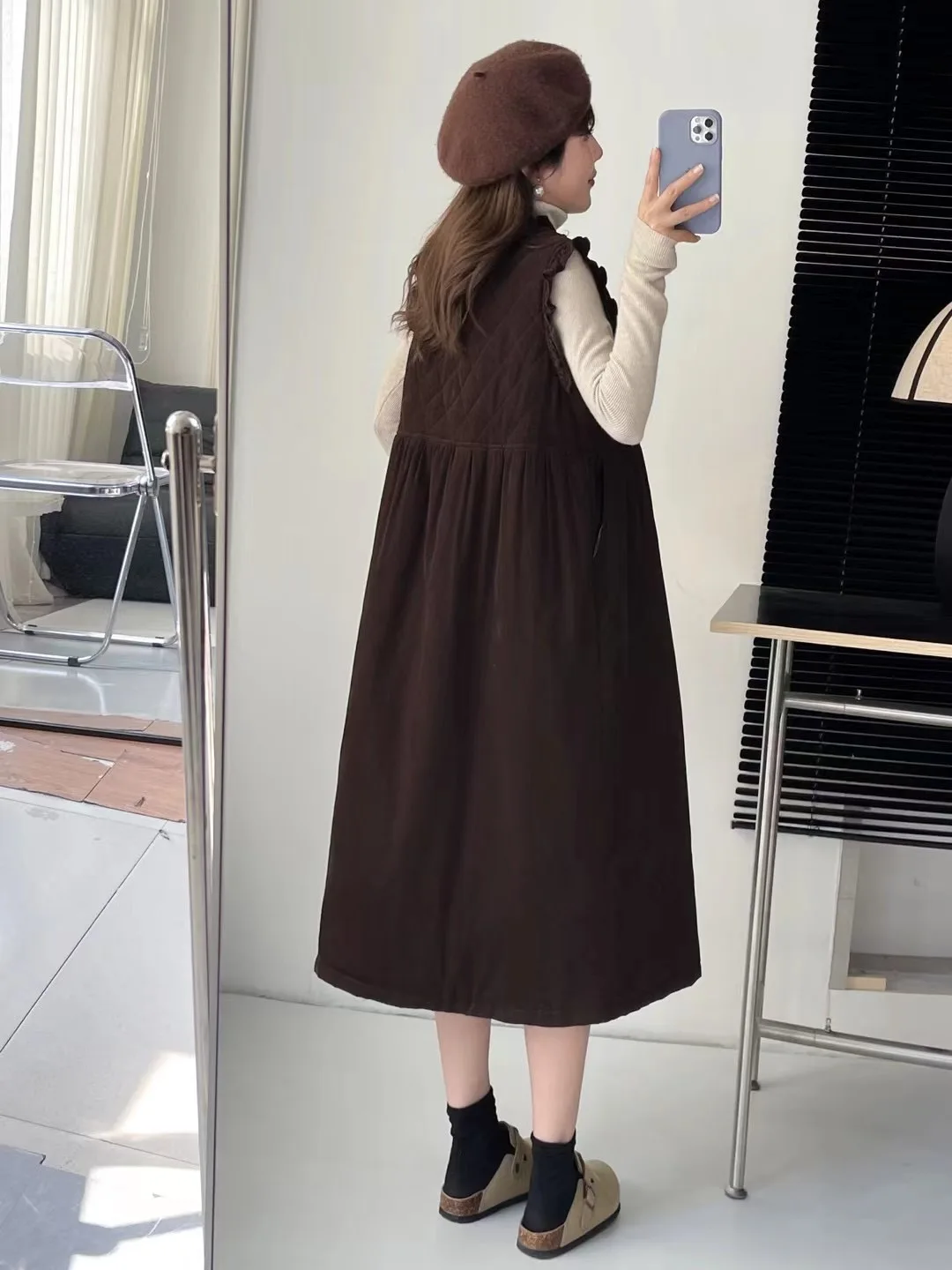 سترة قطنية مبطنة بنقشة مربعات مع أزرار أمامية وحواف دانتيل طويلة على شكل حرف A، تصميم حلو مضاد للشيخوخة للنساء الشابات