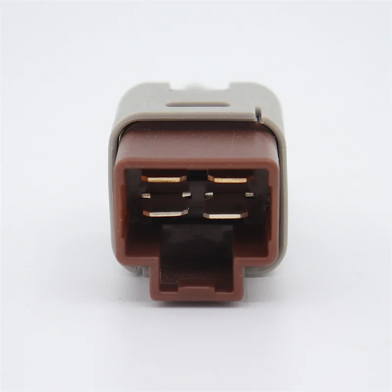 

Suitable for Subaru car brake light control switch 4-pin brake light switch 83311F1001