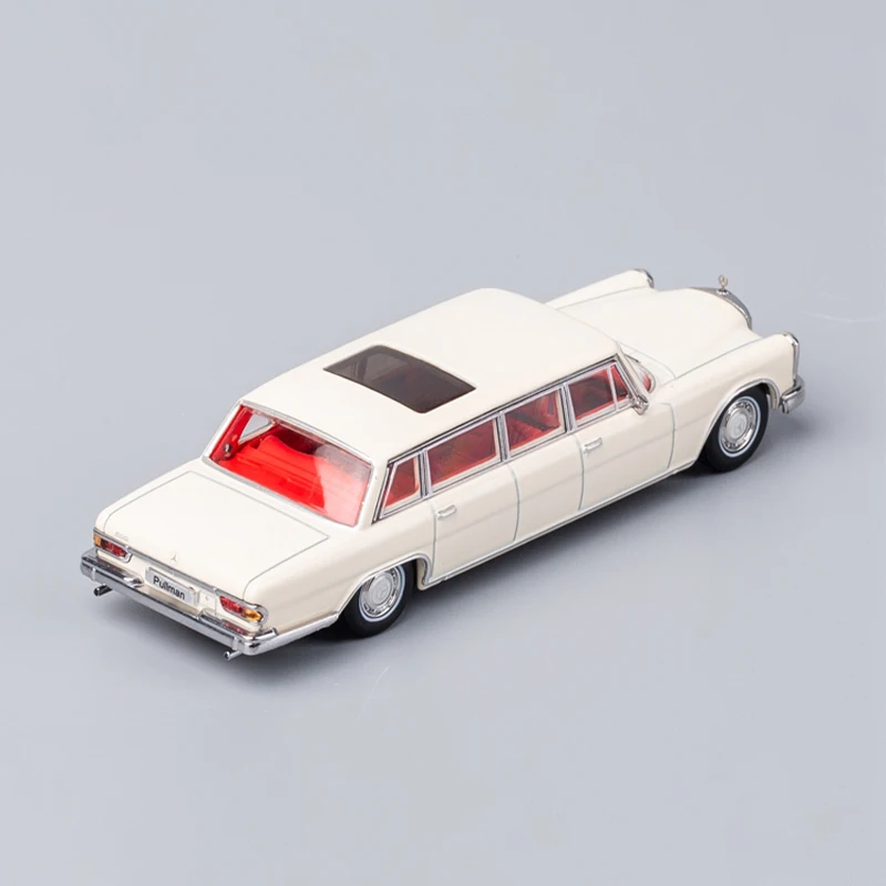 Escala 1:64 600 Pullman Plus, sedán largo de lujo, modelo de coche de aleación de simulación, exhibición estática, juguete coleccionable, regalo, decoración de recuerdo