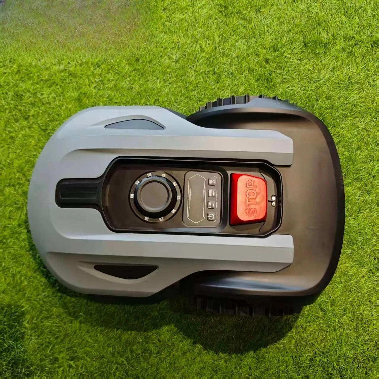جزازة العشب الروبوتية RMA510S2 - مراجعة Lawn Mower Battery وسعره