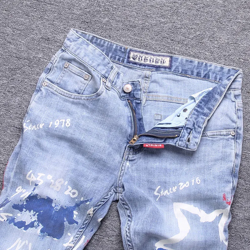 Street Fashion Men Jeans Retro Light Blue Slim Fit Ripped Jeans Men Punk Trousers Printed Designer Hip Hop Denim Pants Hombre
