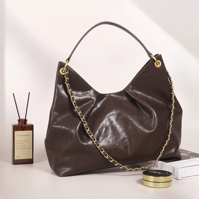 

Korean Style Large Capacity Tote Bag Plant-Tanned Leather Fashionable Autumn Winter Commuter Bag Versatile Single Shoulder Bag