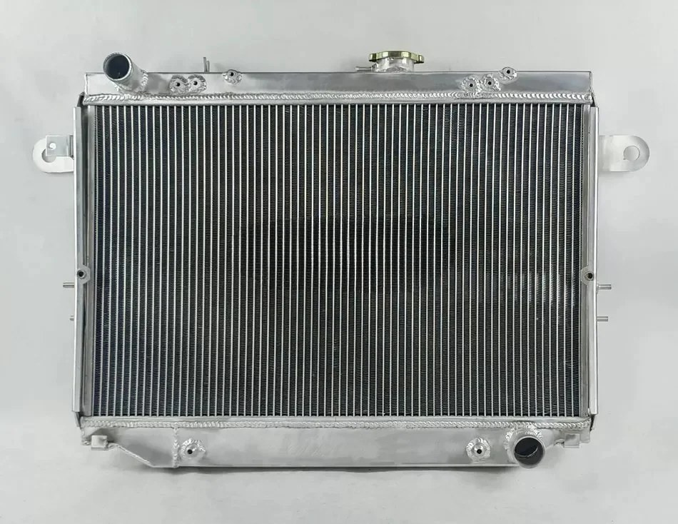 Aluminum Radiator for 1998-2005 Toyota Land Cruiser 100 Series FZJ105R HZJ105R HDJ100R 6CYL 8CLY AT