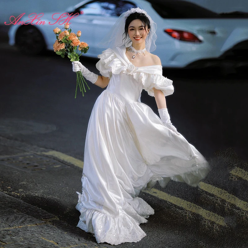 AnXin SH vintage princess rose flower boat neck white satin ruffles short puff sleeve pearls Antique customized wedding dress