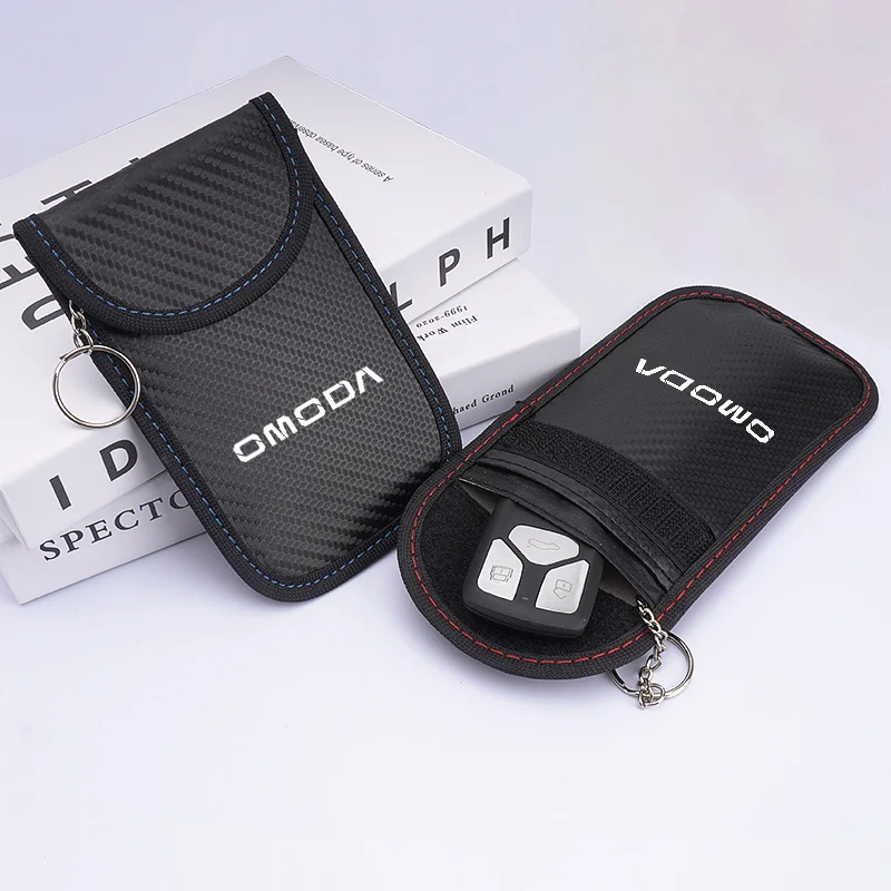 Carbon Fiber Car Key Pouch Protective Key Bag For Omoda C5 C7 C9 5 GT E5 EV Anti‑Lost Auto Interior Accessories