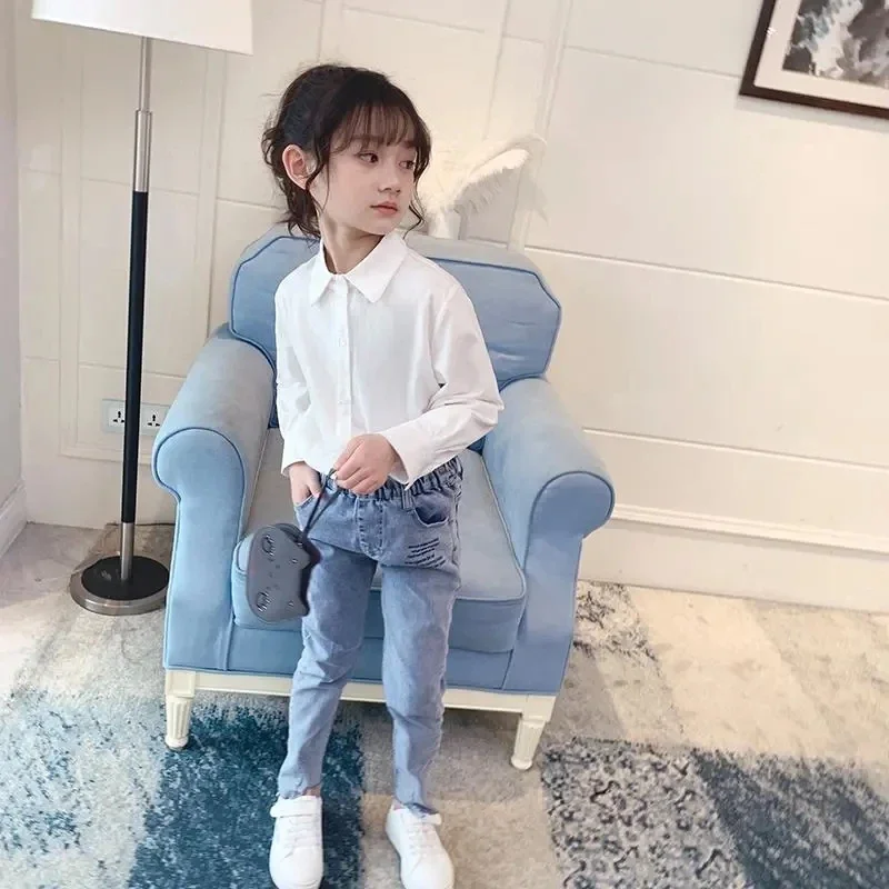 قميص أبيض طويل الأكمام للفتيات المراهقات ، مصنوع من القطن ، مع ياقة ، بلون واحد ، لأطفال المدارس