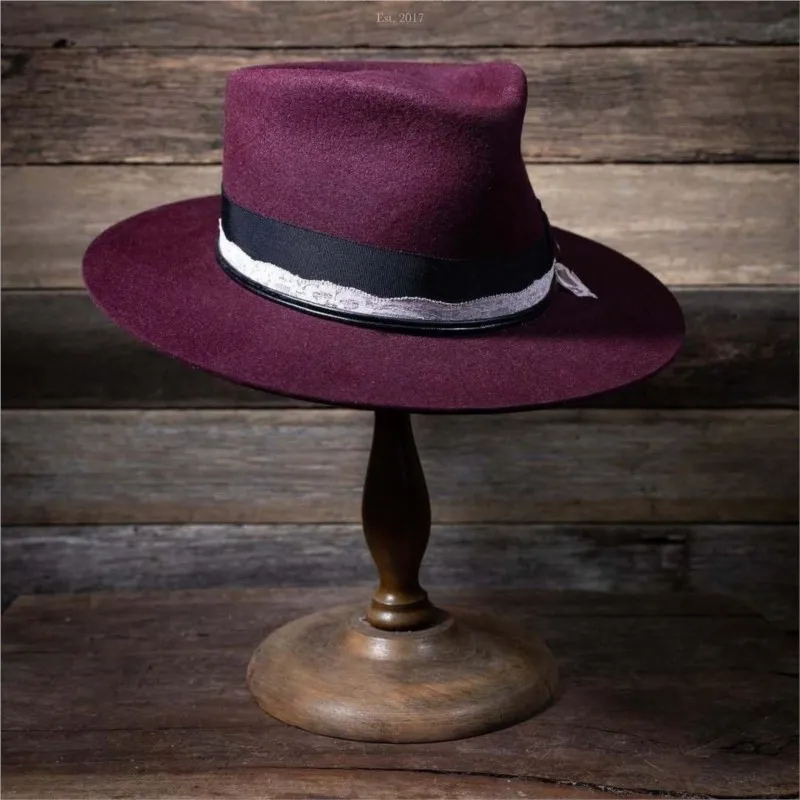 A fashionable and versatile dome felt hat with woven decoration